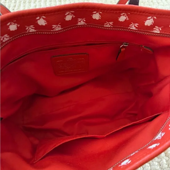 Coach Red White Floral Women's Tote Bag - Picture 6 of 9